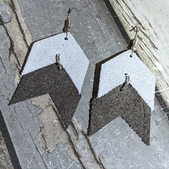 Leather Chevron Dangle Earrings NEW! - Picture 4 of 5